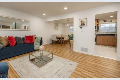 175 Rosewood Ln, Woodbridge Township, NJ 07064 - Photo 4