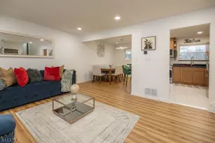 175 Rosewood Ln, Woodbridge Township, NJ 07064 - Photo 4