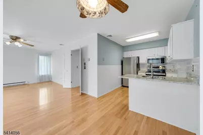 66 Village Green Rd, Bedminster Township, NJ 07921 - Photo 10