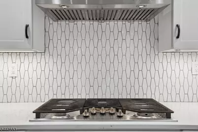 8 Oak Park Dr, Morris Township, NJ 07960 - Photo 10