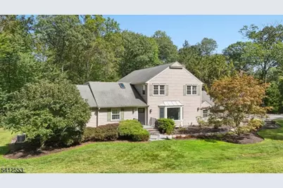 8 Oak Park Dr, Morris Township, NJ 07960 - Photo 1