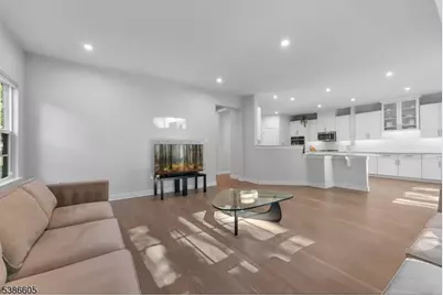 58 Oakwood Blvd, Union Township, NJ 08827 - Photo 18