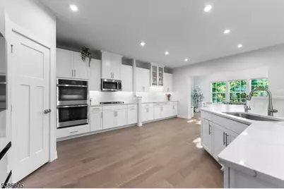 58 Oakwood Blvd, Union Township, NJ 08827 - Photo 2