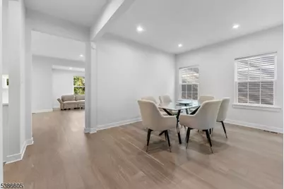 58 Oakwood Blvd, Union Township, NJ 08827 - Photo 8