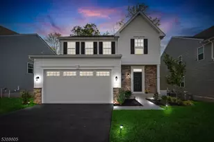 58 Oakwood Blvd, Union Township, NJ 08827 - Photo 2