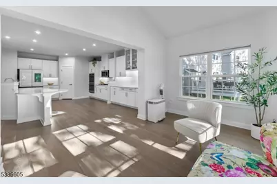 58 Oakwood Blvd, Union Township, NJ 08827 - Photo 14