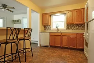 3 Canfield St, Hopatcong, NJ 07874 - Photo 2