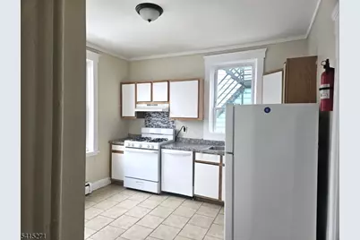 33 Elmwood Pl #5, Elizabeth, NJ 07208 - Photo 10