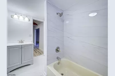 240 Acabonack Rd, Vernon, NJ 07422 - Photo 6