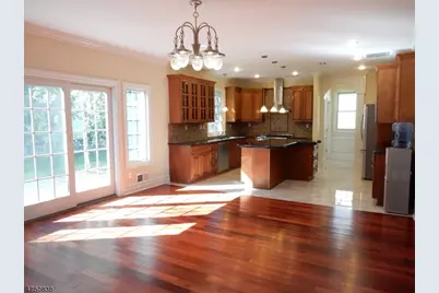 230 East Ln, Clark Township, NJ 07066 - Photo 8