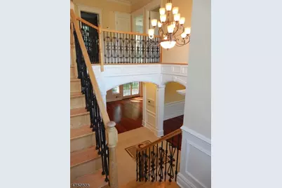 230 East Ln, Clark Township, NJ 07066 - Photo 2