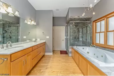 201 Lows Hollow Rd, Lopatcong Township, NJ 08886 - Photo 18