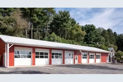 201 Lows Hollow Rd, Lopatcong Township, NJ 08886 - Photo 4