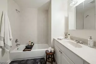 497 Teal Plaza, Secaucus, NJ 07094 - Photo 8