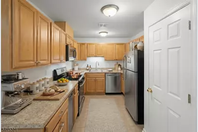 497 Teal Plz, Secaucus, NJ 07094 - Photo 2