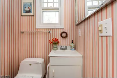 17 Mendl Ter, Montclair, NJ 07042 - Photo 18