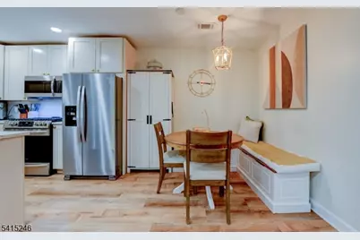 102 Woods Edge Dr #102, Roxbury Township, NJ 07876 - Photo 6