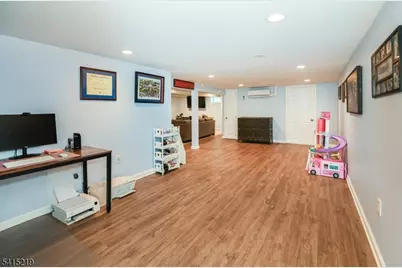 1 Hilltop Pl, Montclair, NJ 07042 - Photo 22