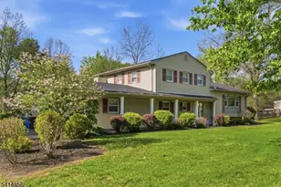 61 Queen Anne Dr, Bernards Township, NJ 07920 - Photo 2