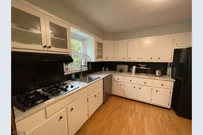 16 Gifford Ct #1, Maplewood, NJ 07040 - Photo 6