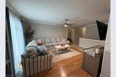 25 Frankie Ln, East Hanover Township, NJ 07936 - Photo 4