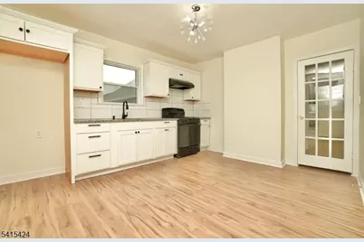 81 Berkeley Ave, Bloomfield, NJ 07003 - Photo 14