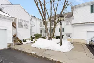 58 Smithfield Ct, Bernards Township, NJ 07920 - Photo 1