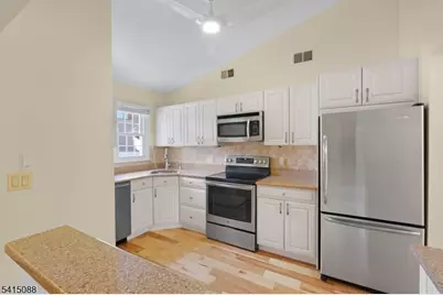 58 Smithfield Ct, Bernards Township, NJ 07920 - Photo 6