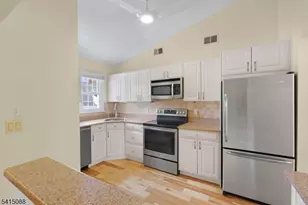 58 Smithfield Ct, Bernards Township, NJ 07920 - Photo 6