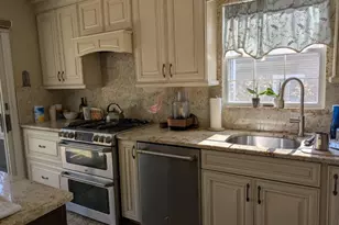 47 Eton Ct, Bedminster Township, NJ 07921 - Photo 4