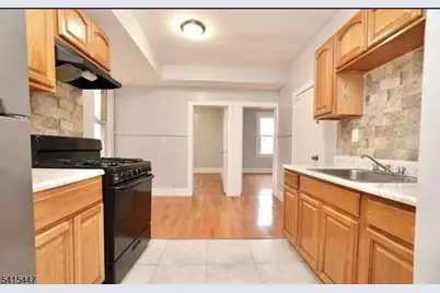 20 Stuyvesant Ave, Newark, NJ 07106 - Photo 8