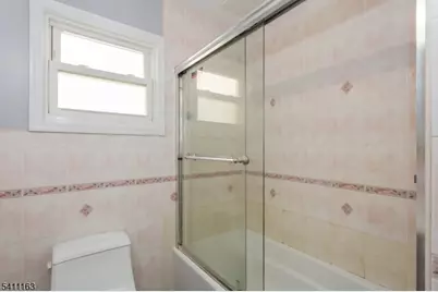 51 Ampere Pkwy, East Orange, NJ 07017 - Photo 22