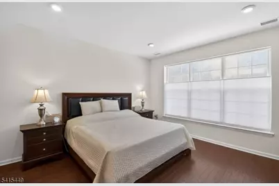 110 Grabowski Dr, Sayreville, NJ 08859 - Photo 12