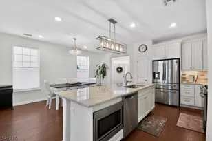 110 Grabowski Dr, Sayreville Boro, NJ 08859 - Photo 6