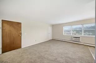 1 Dahnert Park Ln, Garfield, NJ 07026 - Photo 4