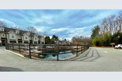 7 N Ridge Cir, East Hanover Township, NJ 07936 - Photo 2