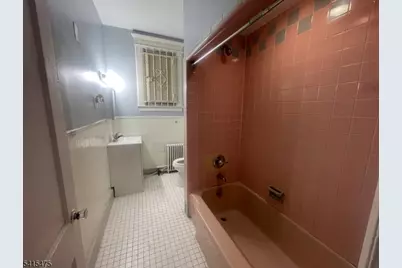 43 Mapes Ave #2L, Newark, NJ 07112 - Photo 4