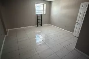 31 Cambridge St, East Orange, NJ 07018 - Photo 4