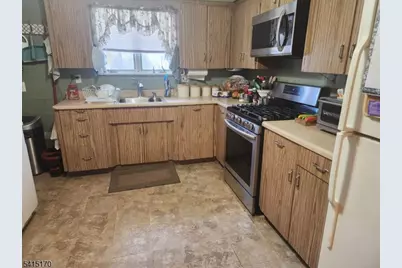 162 Rutgers Pl, Clifton, NJ 07013 - Photo 6