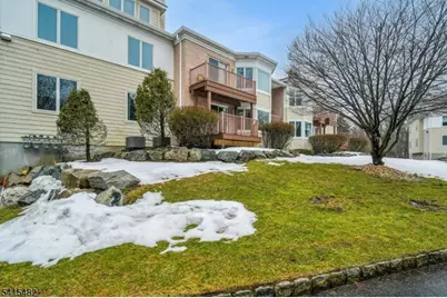 69 Turnberry Rd #2A, Little Falls Township, NJ 07424 - Photo 2