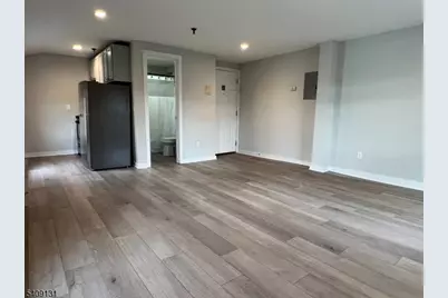 60 Veterans Memorial Dr #304, Somerville, NJ 08876 - Photo 4