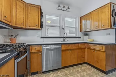429 Clifton Blvd, Clifton, NJ 07013 - Photo 10