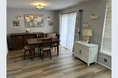 24 Daisy Ct, Readington, NJ 08889 - Photo 4