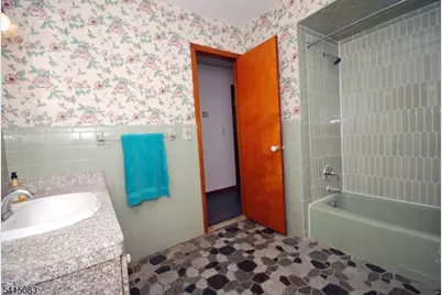 28 Overlook Rd, Little Falls Township, NJ 07424 - Photo 16