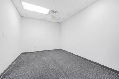 1 Lethbridge Plz, Mahwah, NJ 07430 - Photo 6