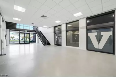 1 Lethbridge Plz, Mahwah, NJ 07430 - Photo 8