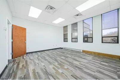 1 Lethbridge Plz, Mahwah, NJ 07430 - Photo 12