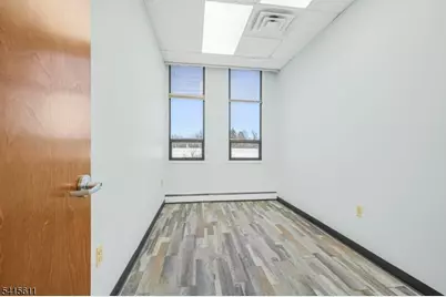 1 Lethbridge Plz, Mahwah, NJ 07430 - Photo 8