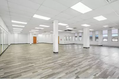 1 Lethbridge Plz, Mahwah, NJ 07430 - Photo 4