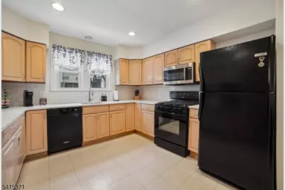 12 Linwood Ter, Caldwell, NJ 07006 - Photo 8